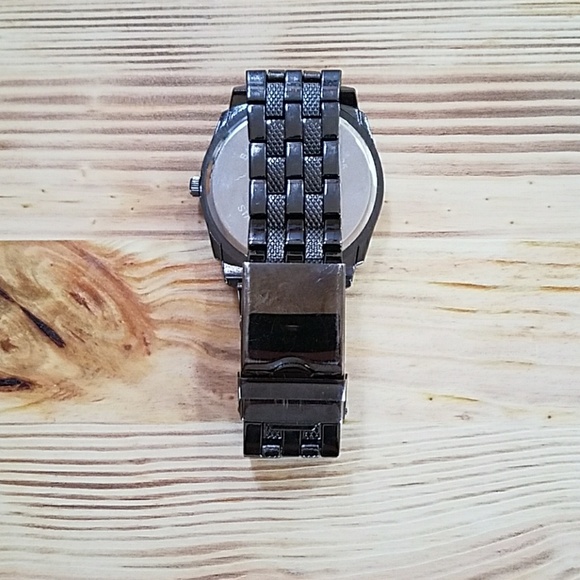 Watch - Picture 2 of 4